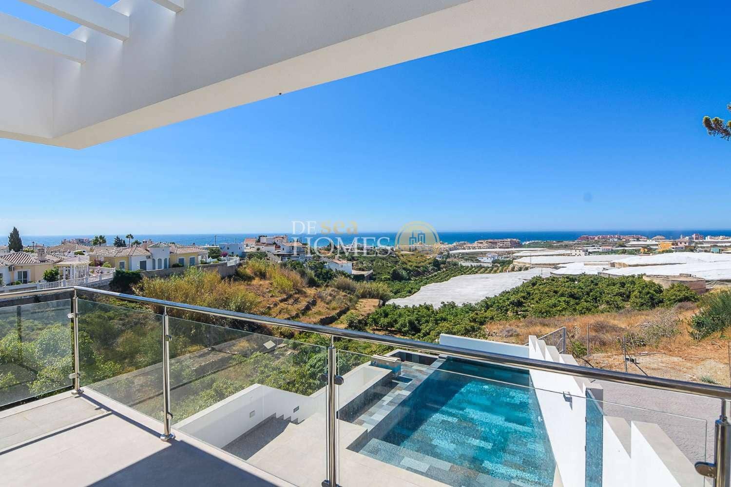3 soveværelse Villa til salg i Torrox Park med swimmingpool garage - € 759.000 (Ref: 9848257)