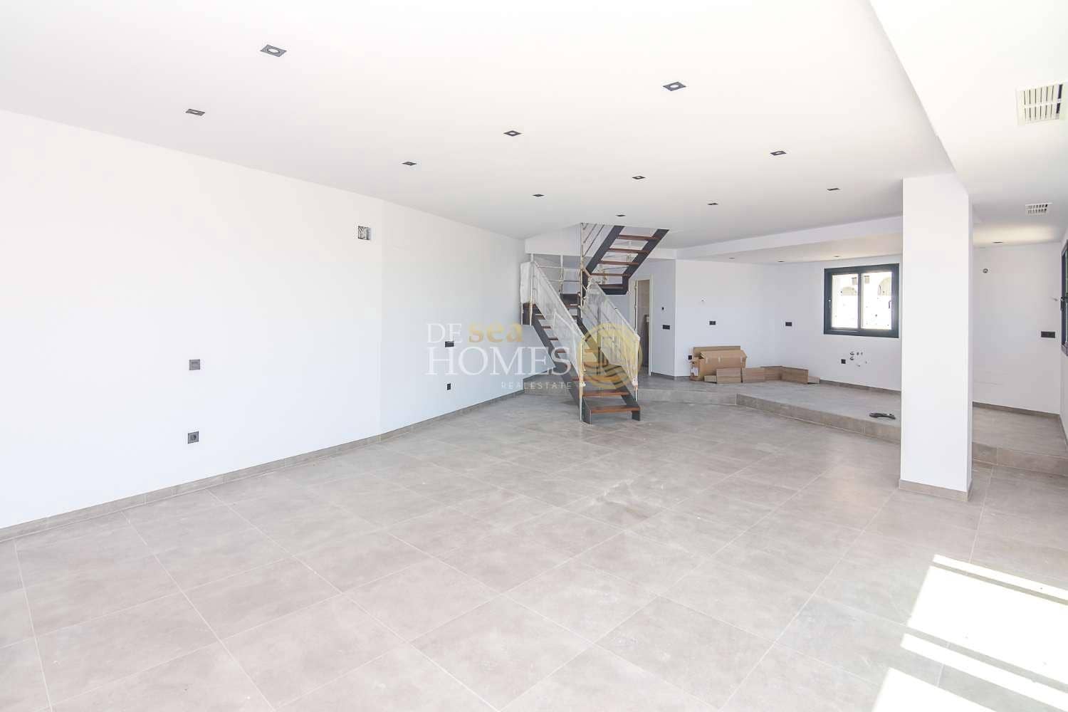 3 soveværelse Villa til salg i Torrox Park med swimmingpool garage - € 759.000 (Ref: 9848257)