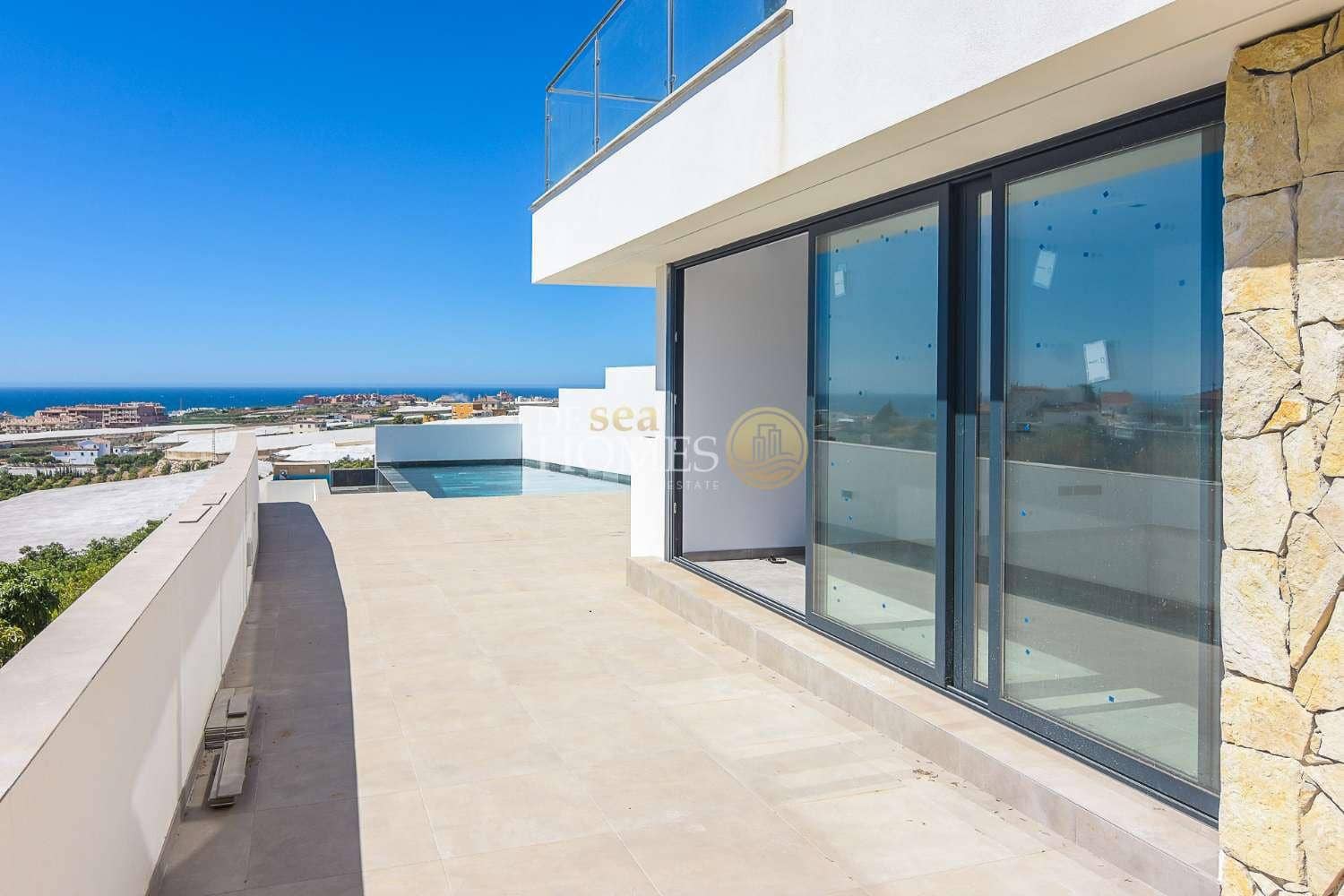 3 soveværelse Villa til salg i Torrox Park med swimmingpool garage - € 759.000 (Ref: 9848257)