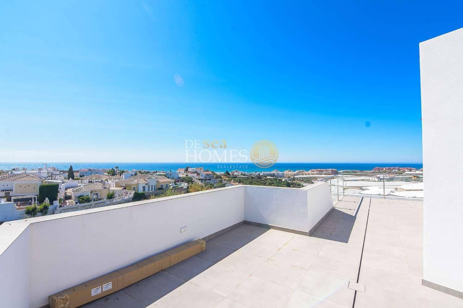 3 soveværelse Villa til salg i Torrox Park med swimmingpool garage - € 759.000 (Ref: 9848257)