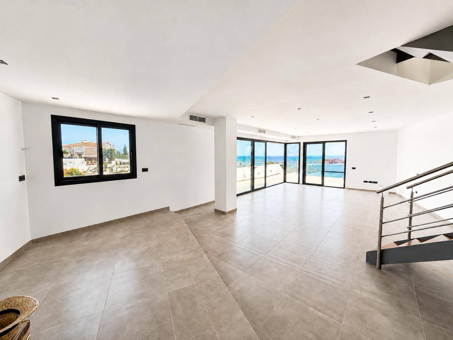3 soveværelse Villa til salg i Torrox Park med swimmingpool garage - € 759.000 (Ref: 9848257)