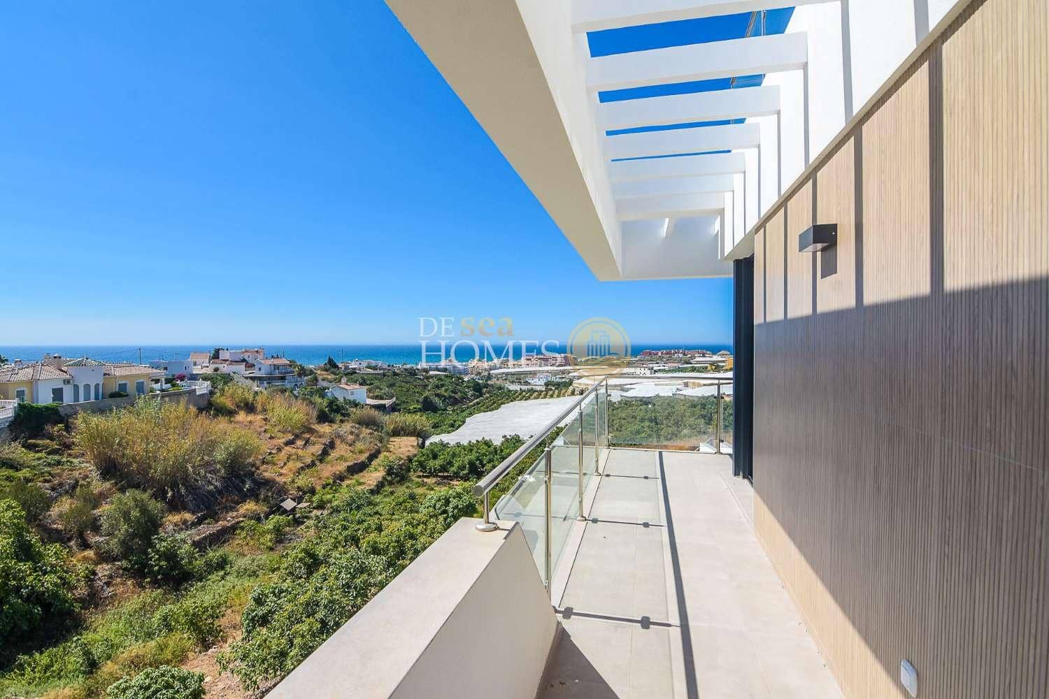 3 soveværelse Villa til salg i Torrox Park med swimmingpool garage - € 759.000 (Ref: 9848257)