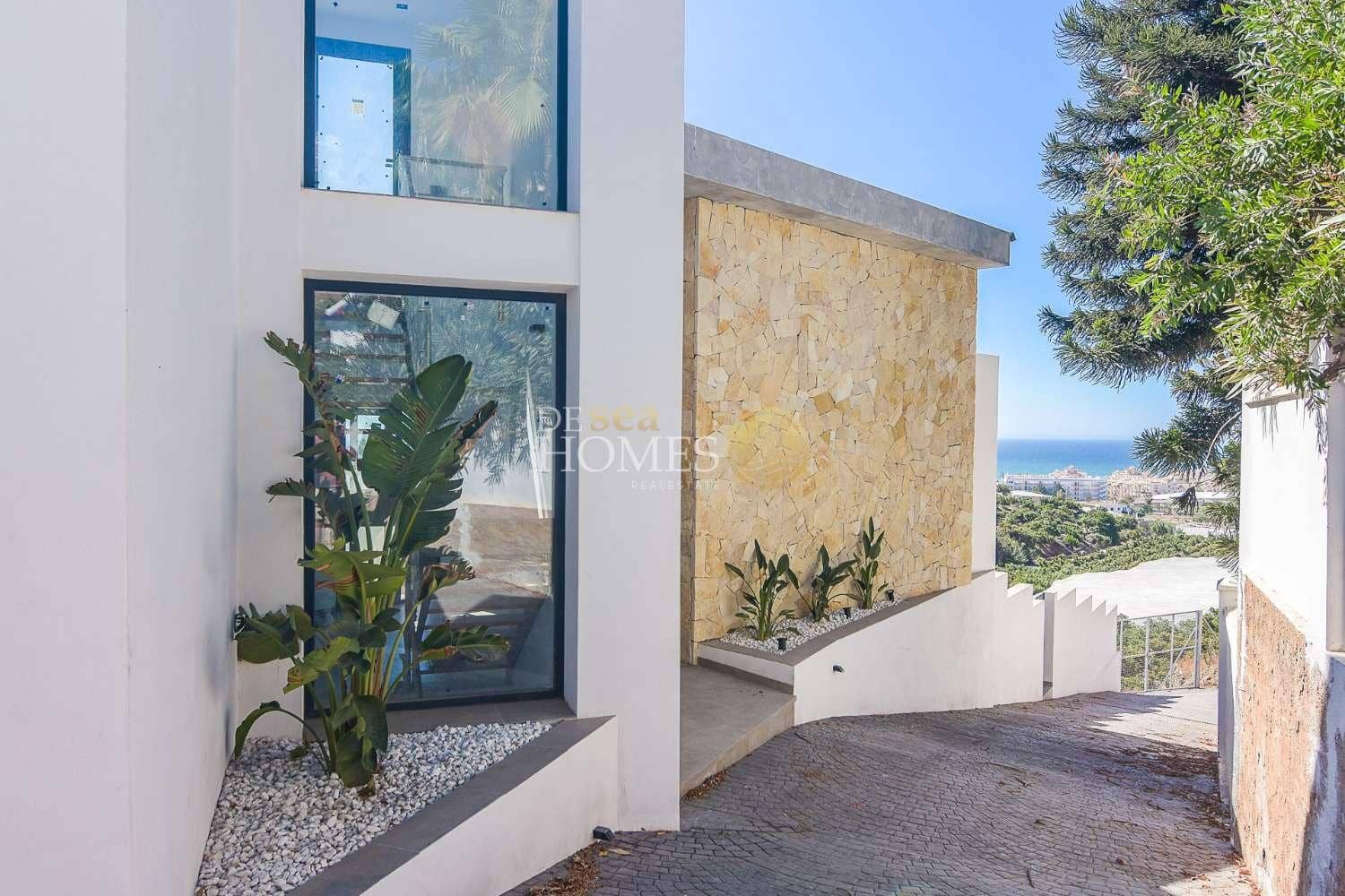 3 soveværelse Villa til salg i Torrox Park med swimmingpool garage - € 759.000 (Ref: 9848257)