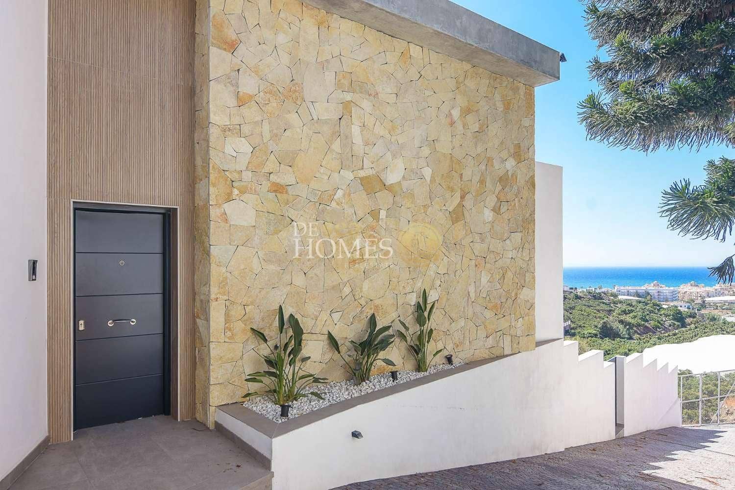 3 soveværelse Villa til salg i Torrox Park med swimmingpool garage - € 759.000 (Ref: 9848257)