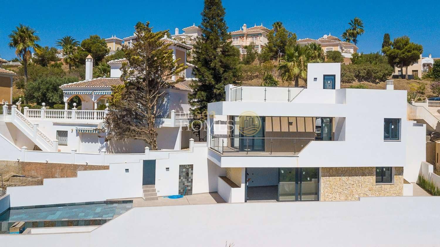 3 soveværelse Villa til salg i Torrox Park med swimmingpool garage - € 759.000 (Ref: 9848257)