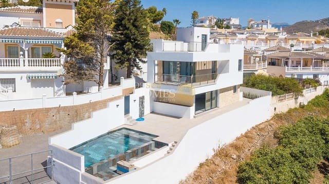 3 quarto Moradia para venda em Torrox Park, Torrox com piscina garagem - 759 000 € (Ref: 9848257)