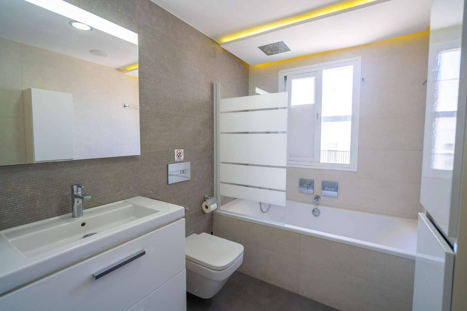 2 bedroom Townhouse for rent in Nerja - € 1,250 (Ref: 9900732)