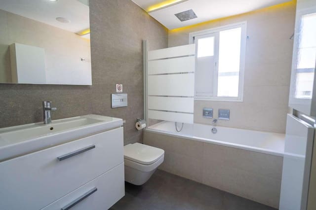 2 sovrum Hus att hyra i Nerja - 1 250 € (Ref: 9900732)