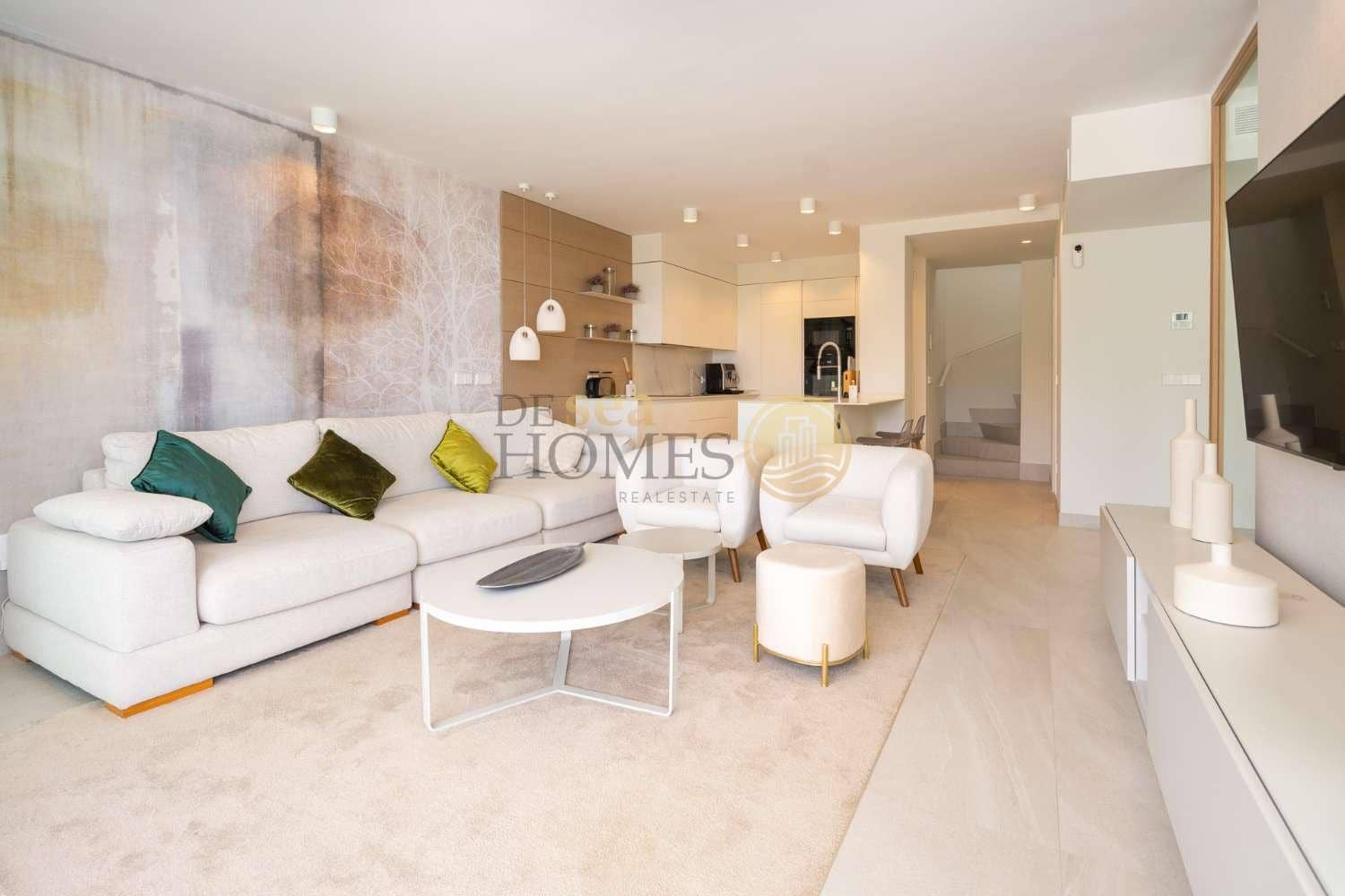 3 bedroom Villa for sale in La Herradura with pool - € 685,000 (Ref: 9939285)