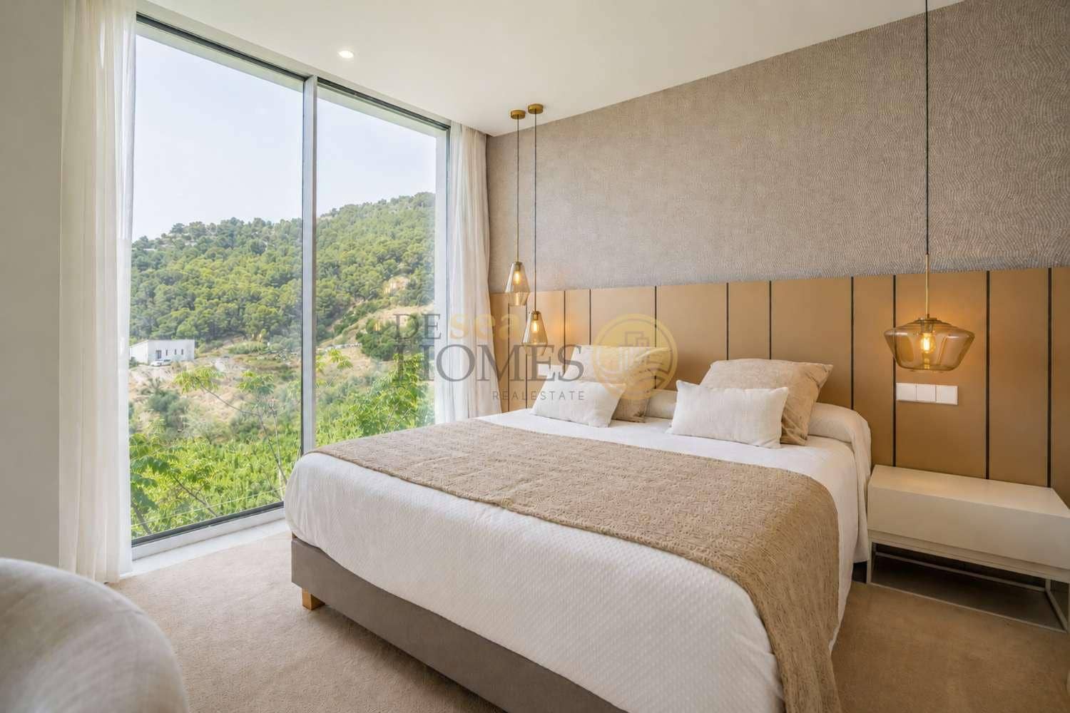 3 bedroom Villa for sale in La Herradura with pool - € 685,000 (Ref: 9939285)