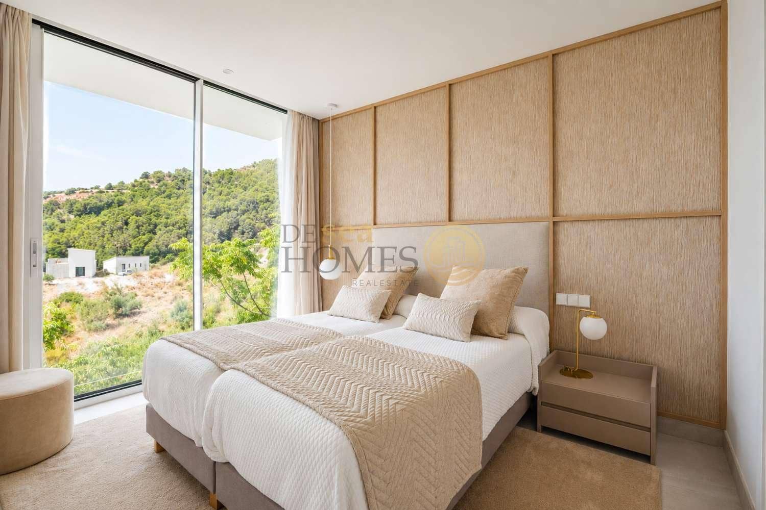 3 bedroom Villa for sale in La Herradura with pool - € 685,000 (Ref: 9939285)