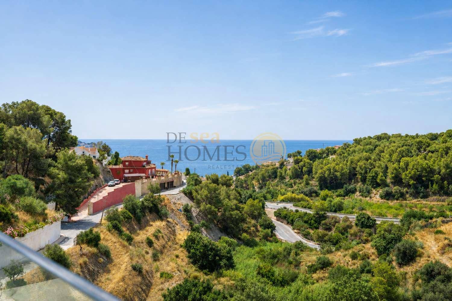 3 bedroom Villa for sale in La Herradura with pool - € 685,000 (Ref: 9939285)
