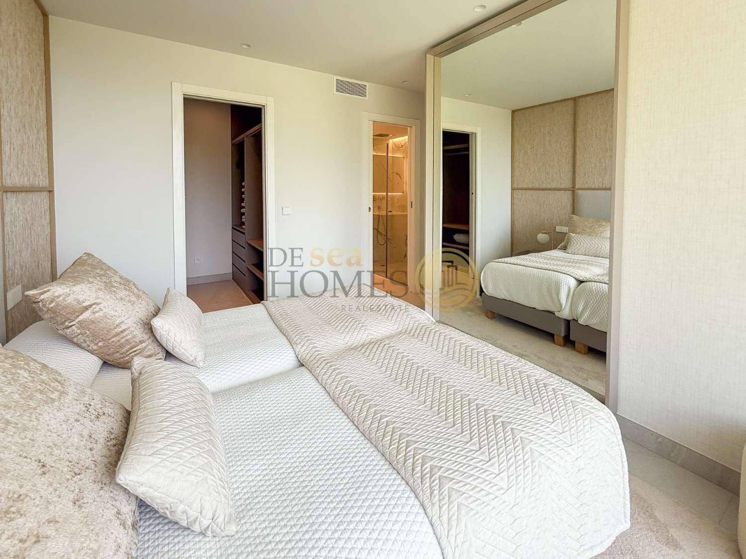 3 bedroom Villa for sale in La Herradura with pool - € 685,000 (Ref: 9939285)