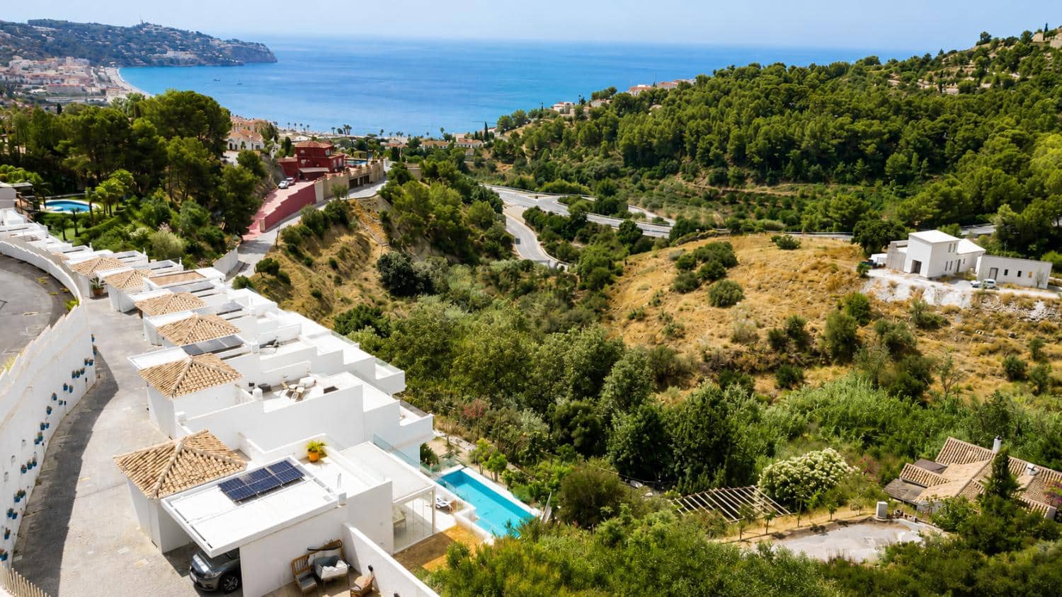 3 bedroom Villa for sale in La Herradura with pool - € 685,000 (Ref: 9939285)