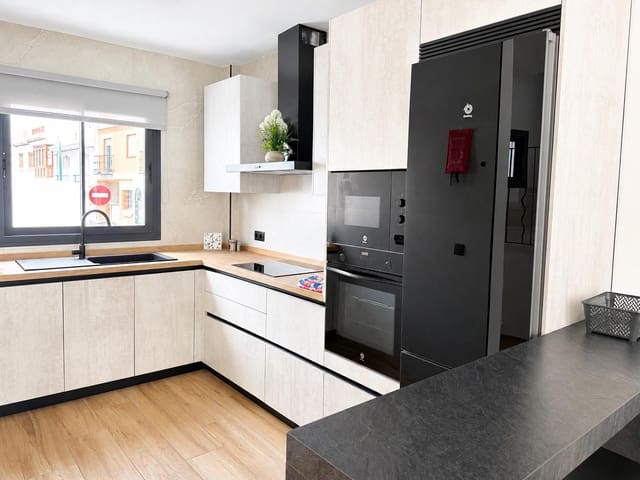 3 quarto Moradia em Banda para arrendar em Avda Pescia - Ctra de Frigiliana, Nerja com piscina - 2 250 € (Ref: 9972267)