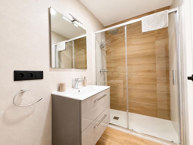 3 camera da letto Villetta a Schiera da affittare in Avda Pescia - Ctra de Frigiliana, Nerja con piscina - 2.250 € (Rif: 9972267)