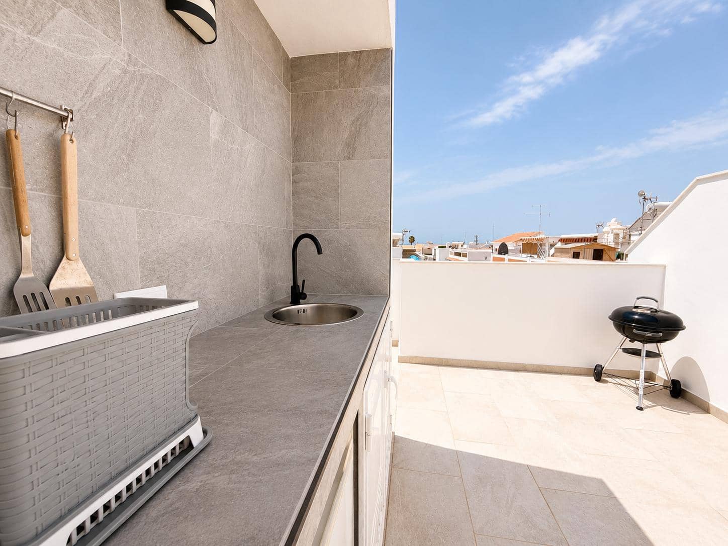 3 slaapkamer Rijtjeshuis te huur in Nerja met zwembad - € 2.100 (Ref: 9972267)