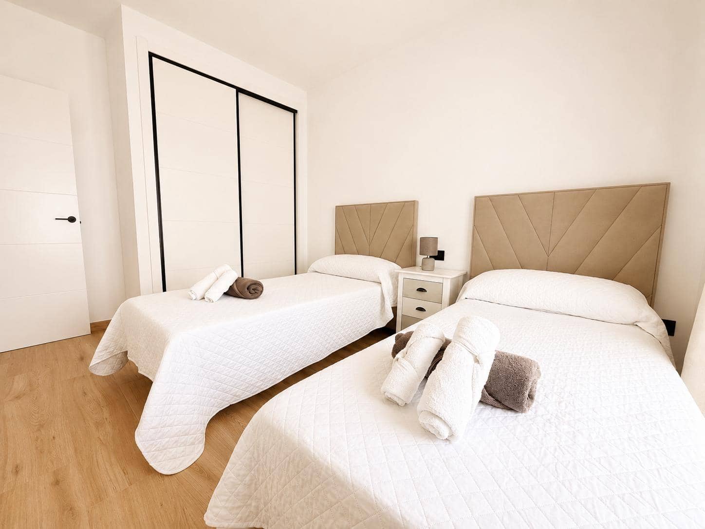 3 slaapkamer Rijtjeshuis te huur in Nerja met zwembad - € 2.100 (Ref: 9972267)