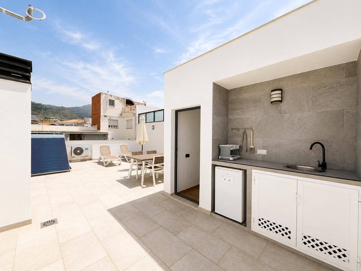 3 slaapkamer Rijtjeshuis te huur in Nerja met zwembad - € 2.100 (Ref: 9972267)