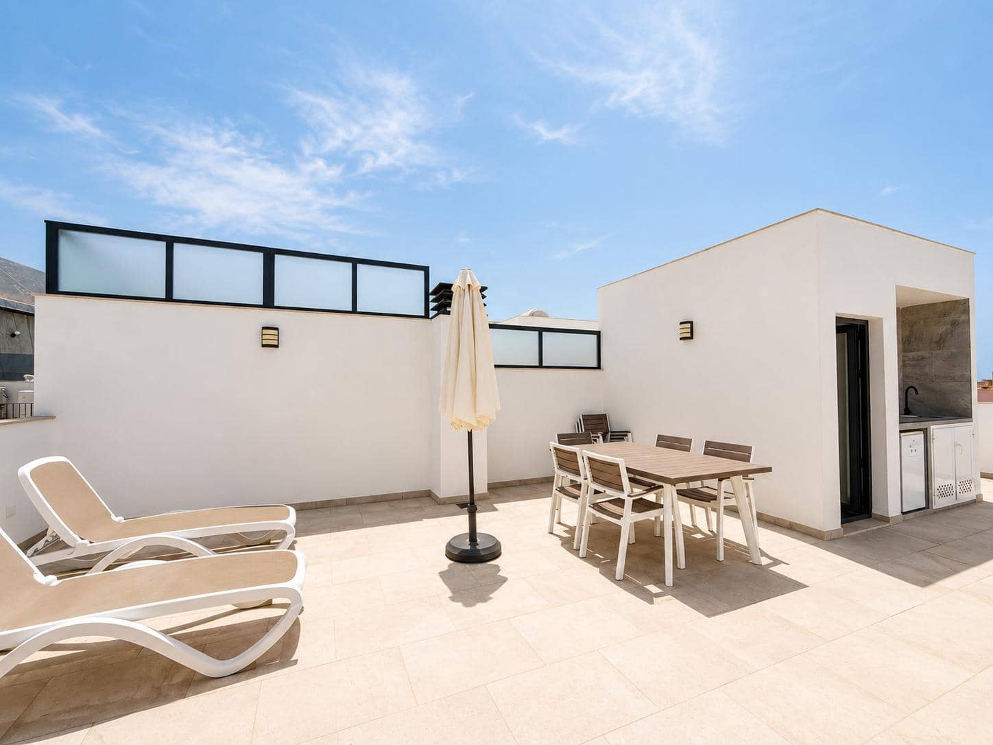 Villa/Maison Mitoyenne de 3 chambres à louer à Nerja avec piscine - 1 800 € (Ref: 9972267)