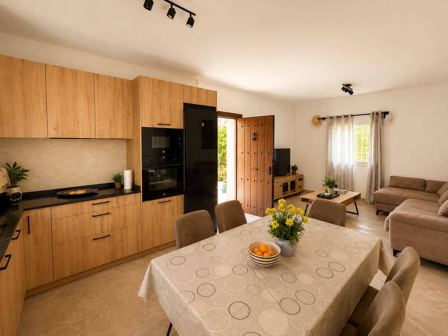 2 slaapkamer Villa te huur in Nerja met zwembad garage - € 1.800 (Ref: 9973851)