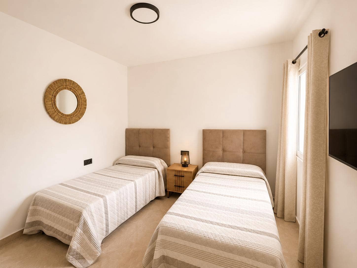 2 slaapkamer Villa te huur in Nerja met zwembad garage - € 1.800 (Ref: 9973851)