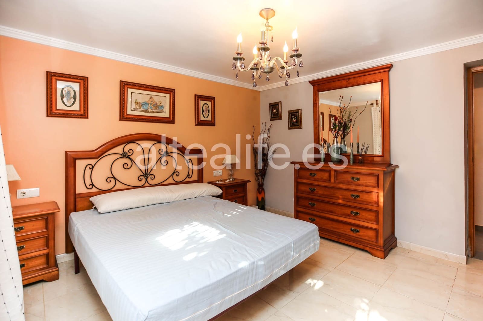 3 soveværelse Villa til salg i La Nucia med garage - € 425.000 (Ref: 10004319)