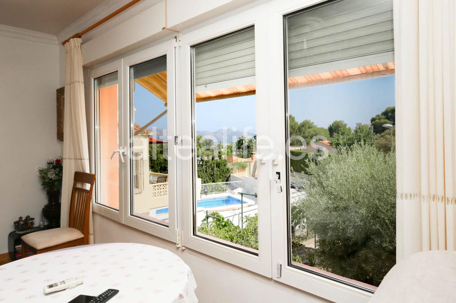 3 soveværelse Villa til salg i La Nucia med garage - € 425.000 (Ref: 10004319)