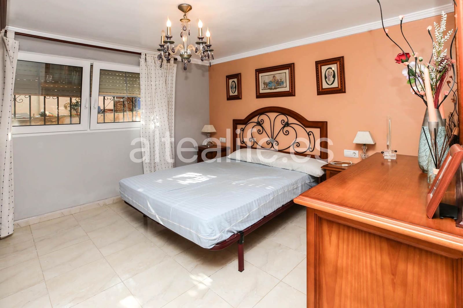 3 soveværelse Villa til salg i La Nucia med garage - € 425.000 (Ref: 10004319)