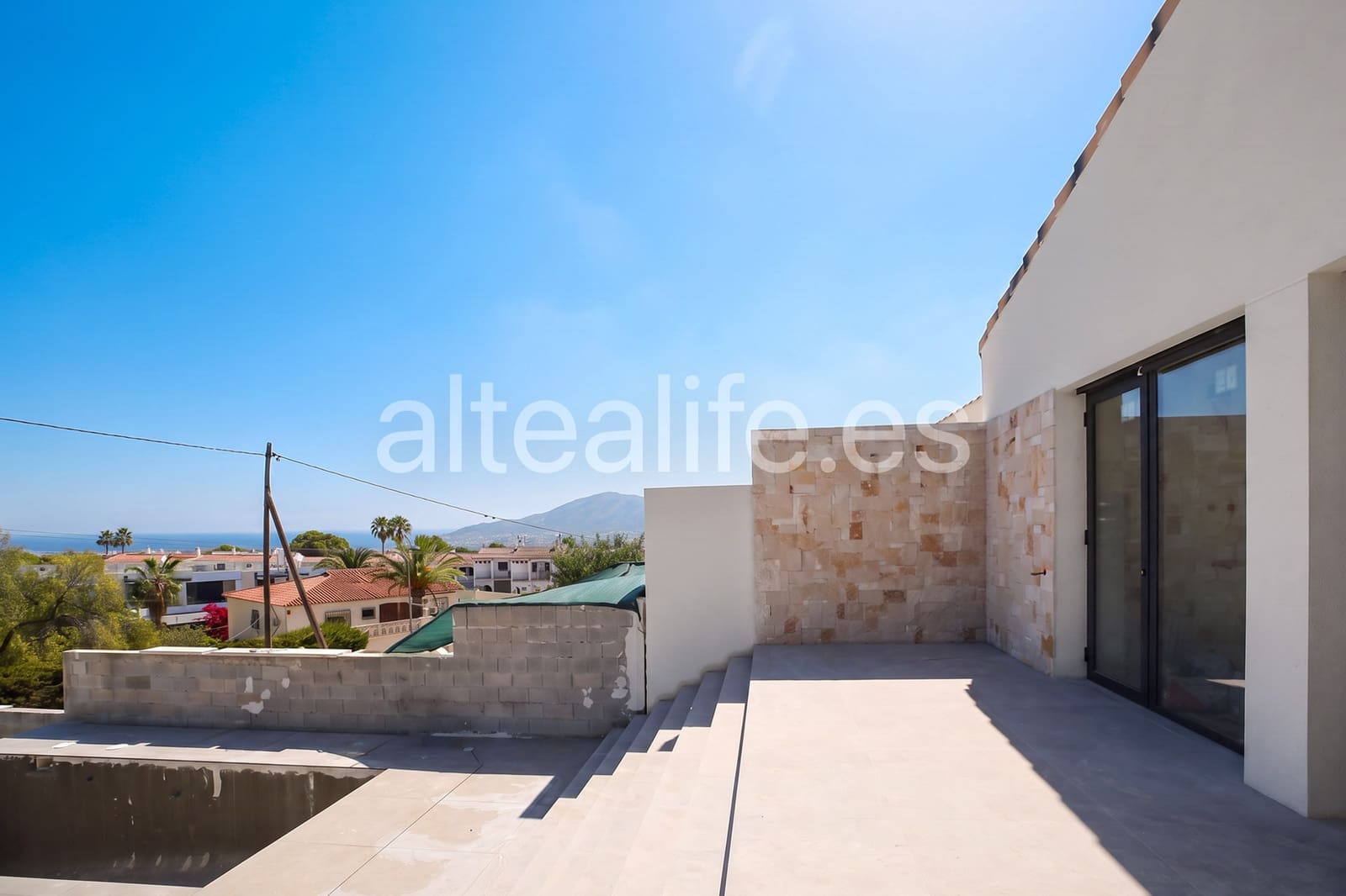 35 soverom Villa til salgs i La Nucia med svømmebasseng garasje - € 780 000 (Ref: 10093915)