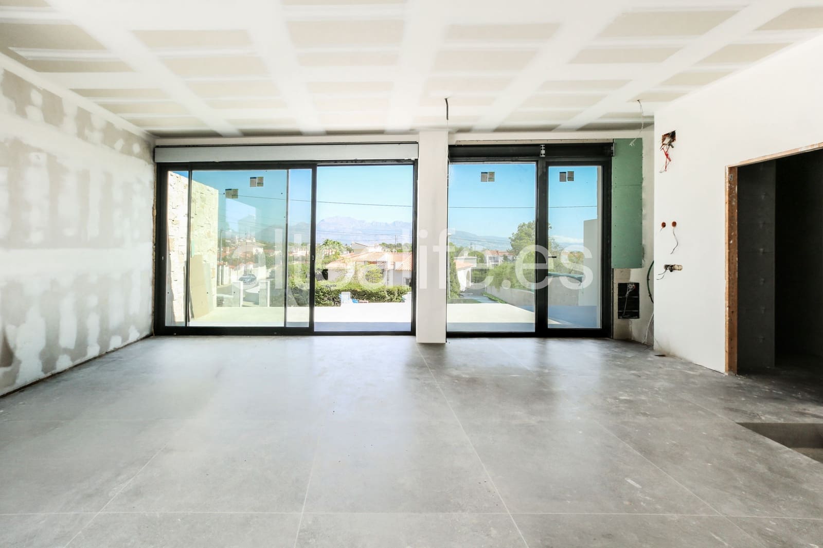 35 soverom Villa til salgs i La Nucia med svømmebasseng garasje - € 780 000 (Ref: 10093915)