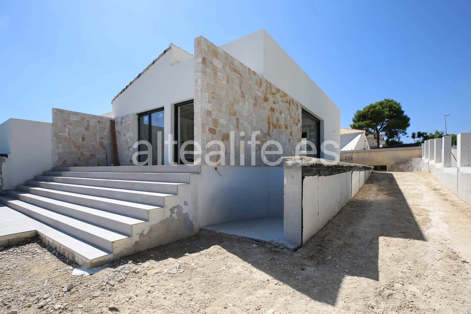 35 soverom Villa til salgs i La Nucia med svømmebasseng garasje - € 780 000 (Ref: 10093915)