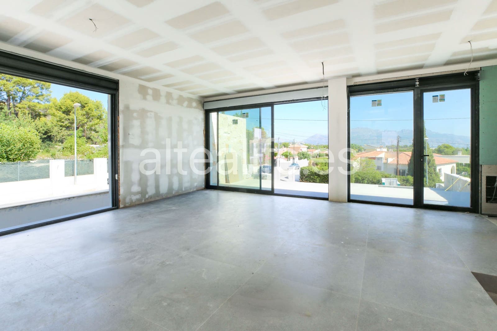 35 soverom Villa til salgs i La Nucia med svømmebasseng garasje - € 780 000 (Ref: 10093915)