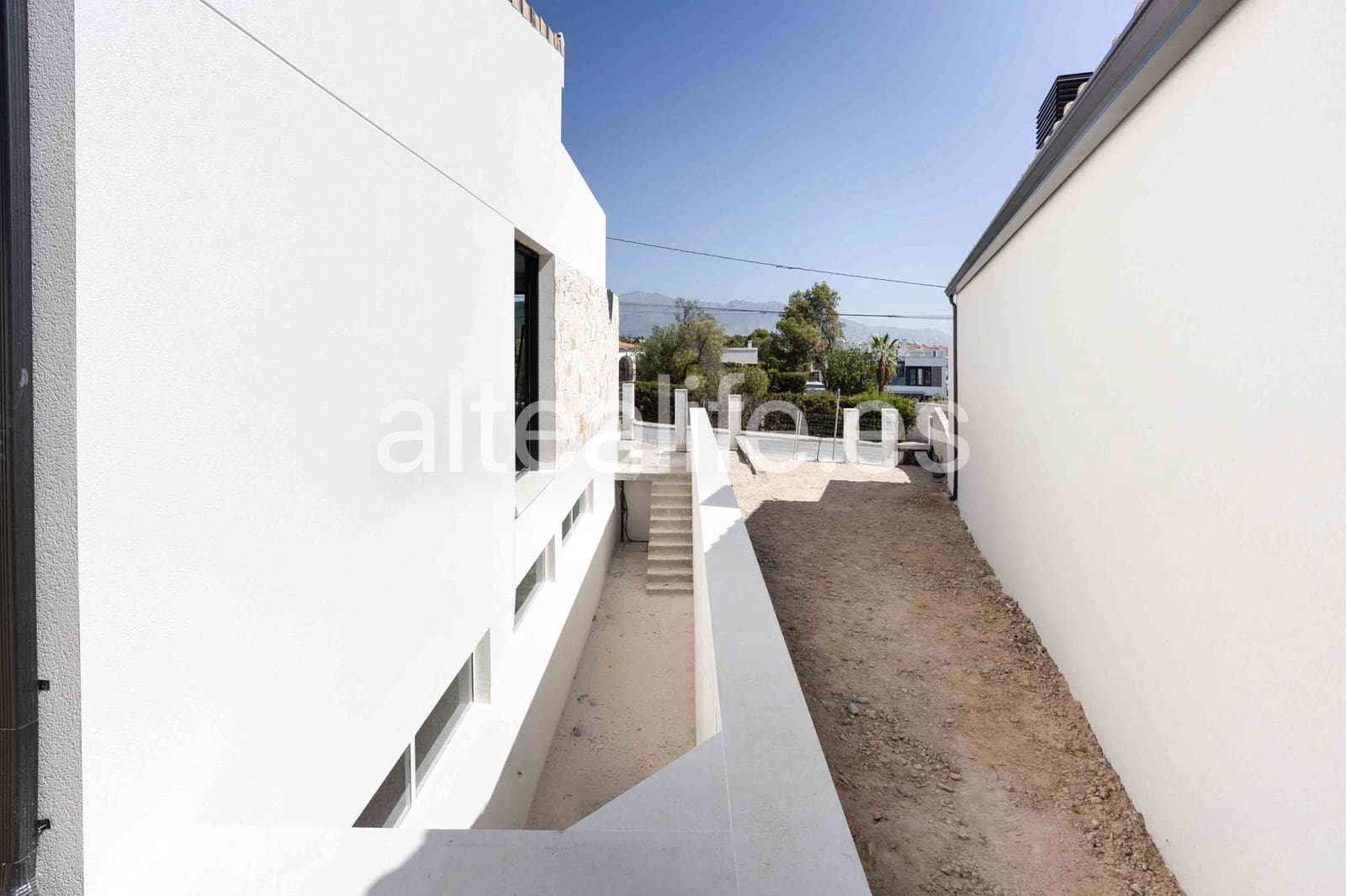 4 soverom Villa til salgs i La Nucia med svømmebasseng garasje - € 750 000 (Ref: 10093927)