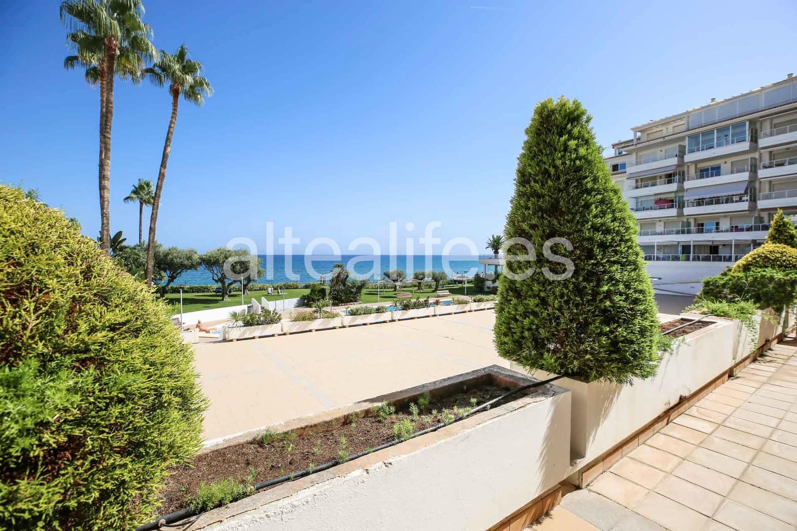 8 bedroom Commercial for sale in Altea - € 970,000 (Ref: 10100737)