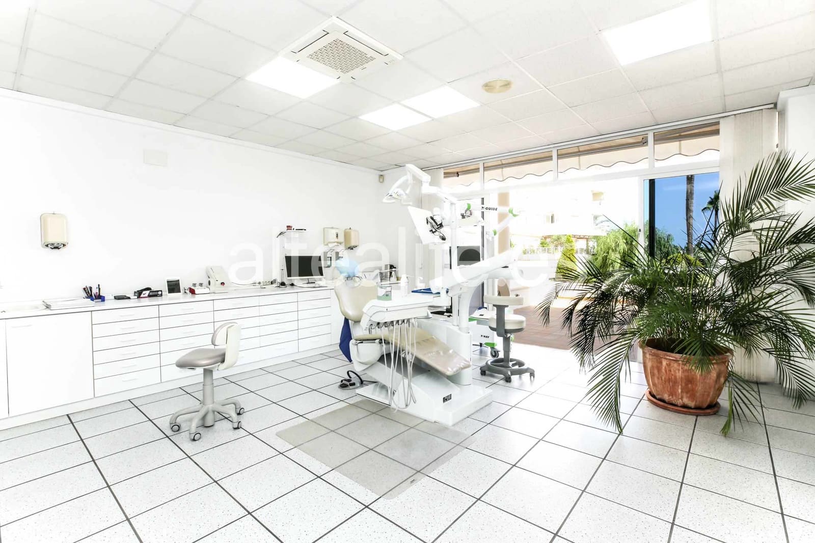 8 bedroom Commercial for sale in Altea - € 970,000 (Ref: 10100737)
