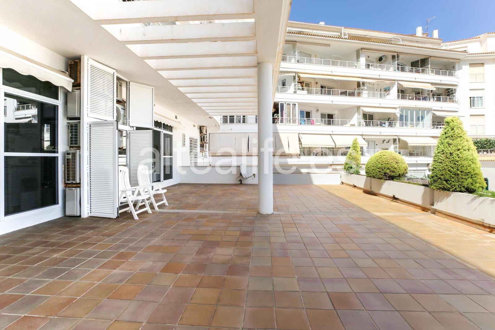 8 bedroom Commercial for sale in Altea - € 970,000 (Ref: 10100737)