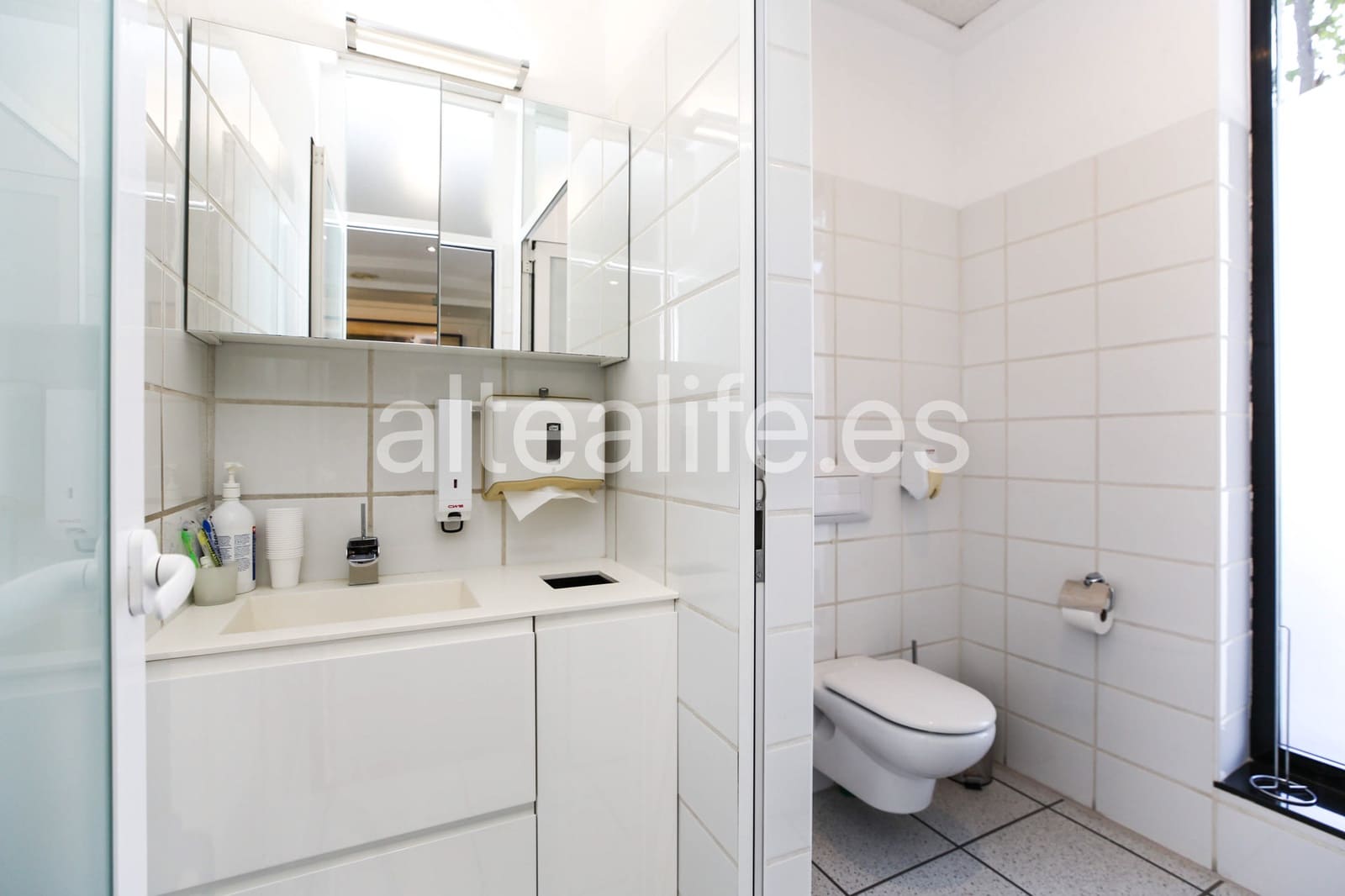 8 bedroom Commercial for sale in Altea - € 970,000 (Ref: 10100737)