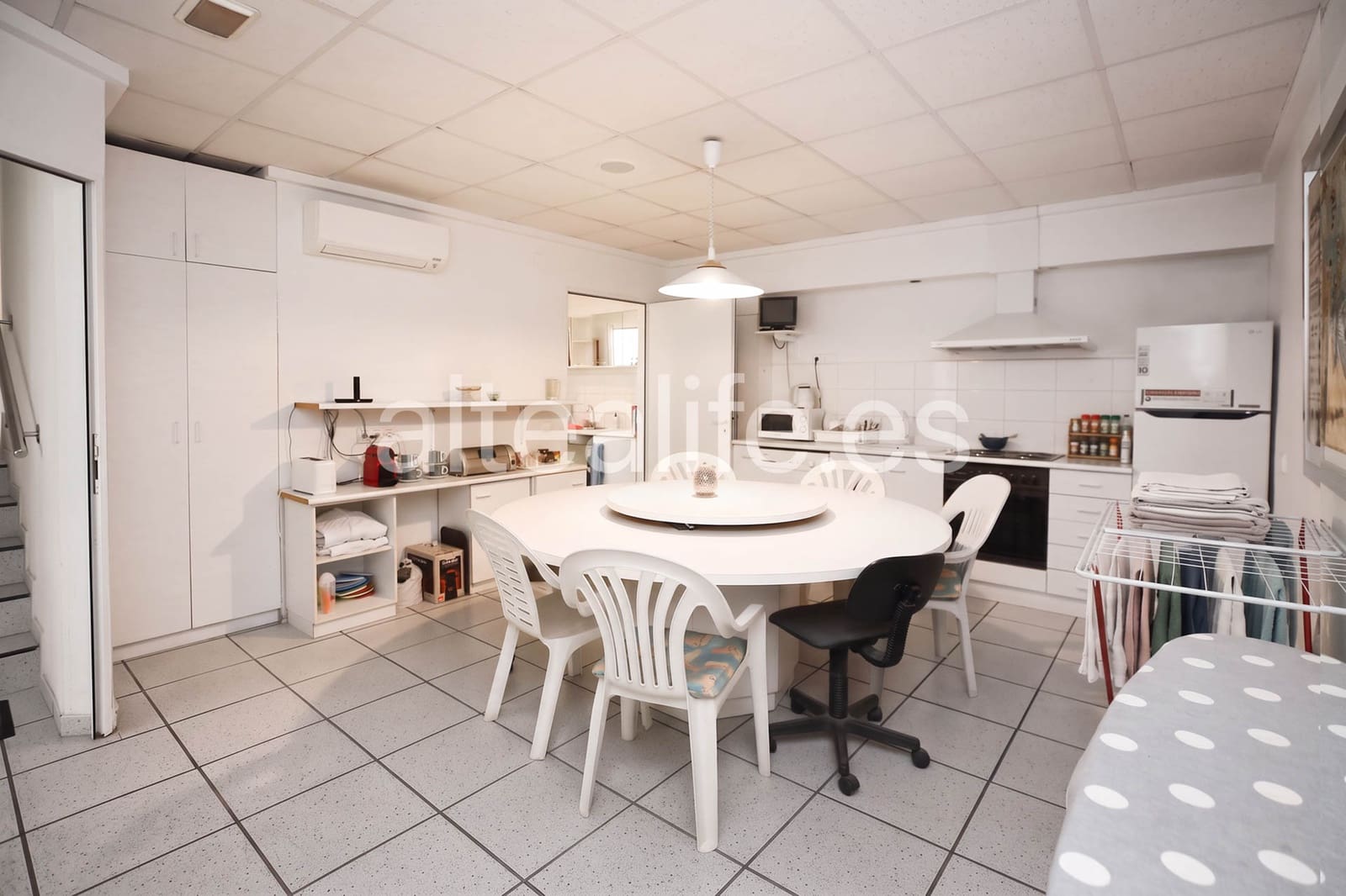 8 bedroom Commercial for sale in Altea - € 970,000 (Ref: 10100737)