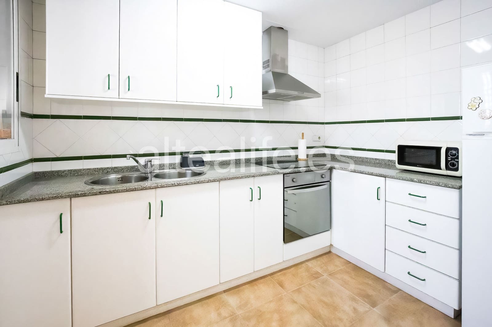 3 bedroom Apartment for rent in Altea with pool garage - € 1,200 (Ref: 10139949)