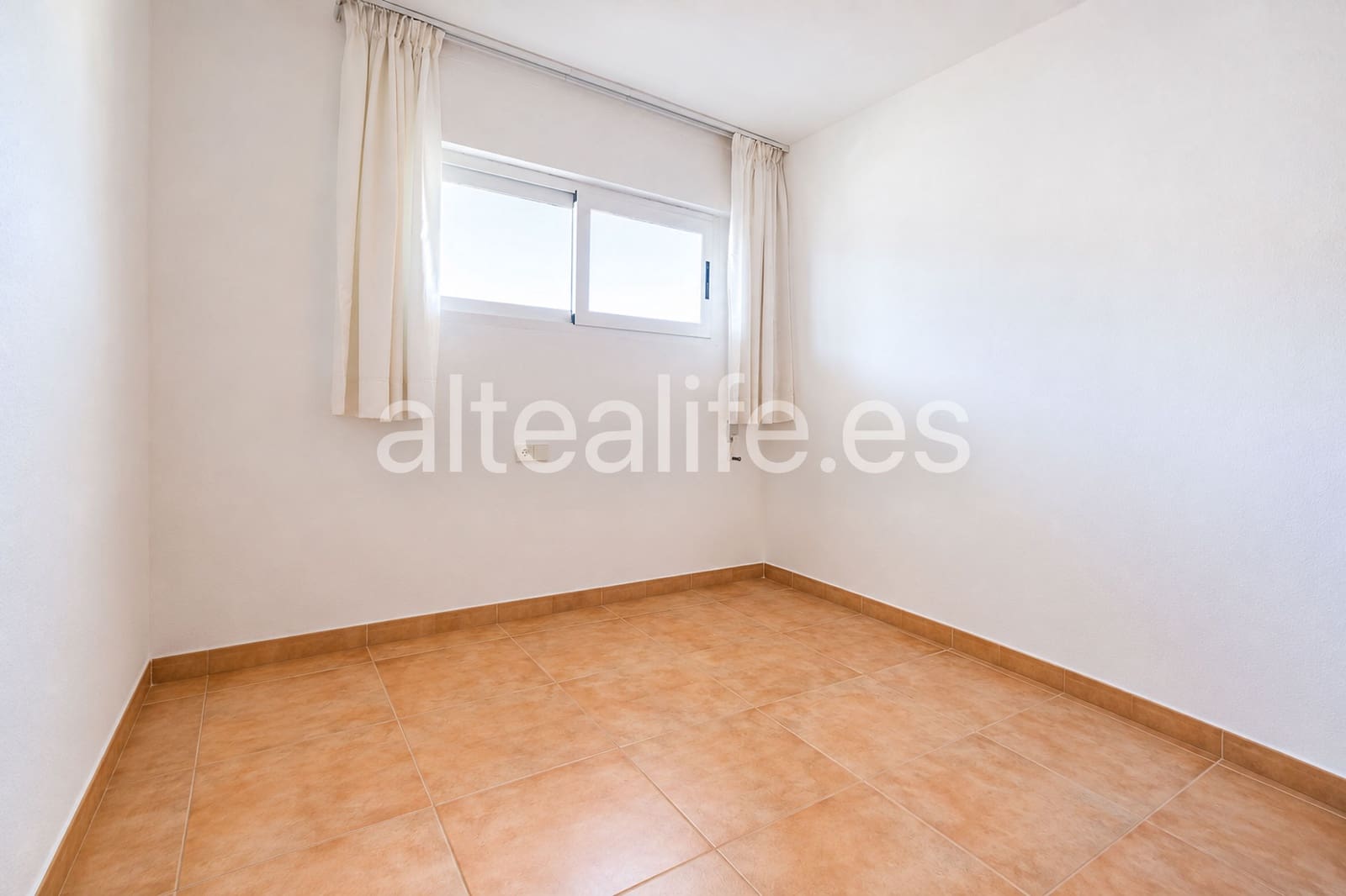 3 bedroom Apartment for rent in Altea with pool garage - € 1,200 (Ref: 10139949)