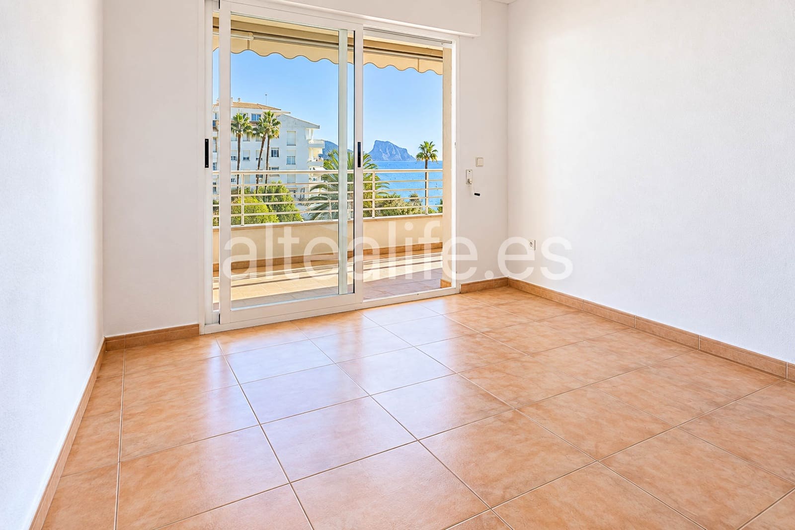 3 bedroom Apartment for rent in Altea with pool garage - € 1,200 (Ref: 10139949)
