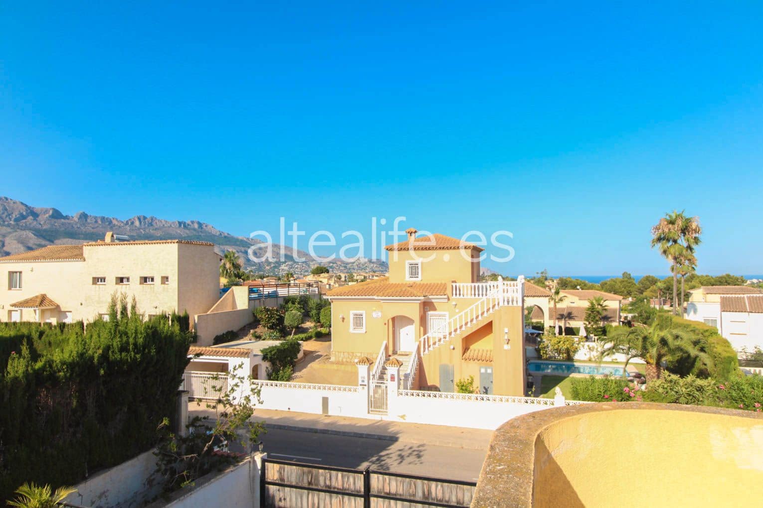 3 Zimmer Villa zu verkaufen in Altea mit Pool - 418.000 € (Ref: 6968028)