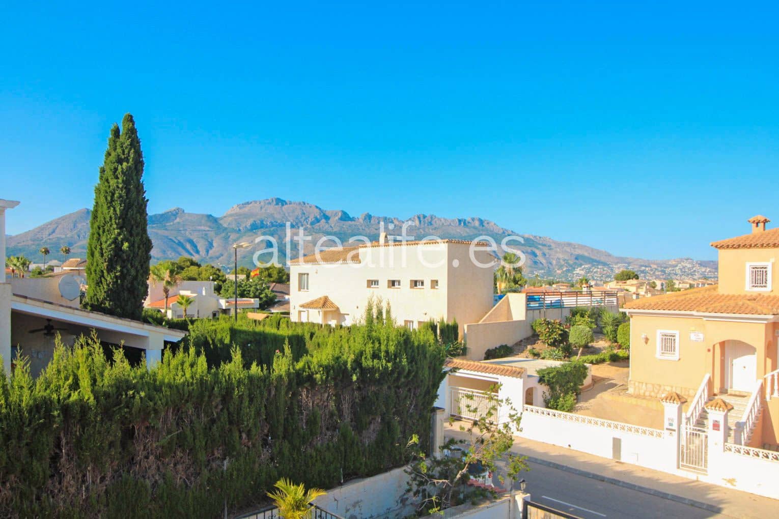 3 Zimmer Villa zu verkaufen in Altea mit Pool - 418.000 € (Ref: 6968028)