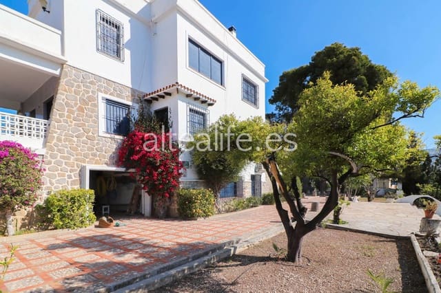 4 bedroom Villa for sale in Altea with pool - € 997,000 (Ref: 6979714)