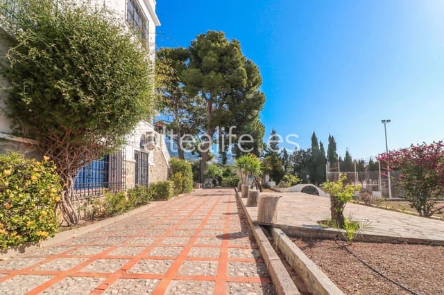 4 bedroom Villa for sale in Altea with pool - € 997,000 (Ref: 6979714)