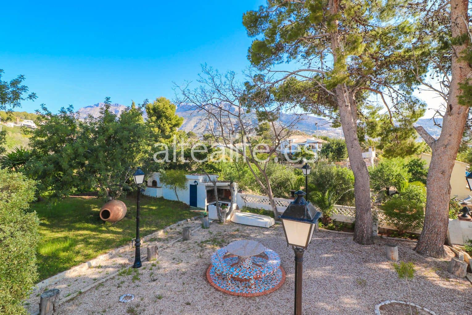 4 bedroom Villa for sale in Altea with pool - € 997,000 (Ref: 6979714)