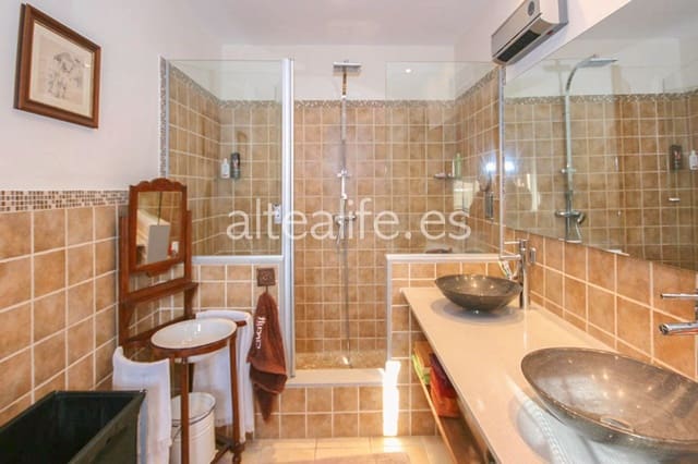 3 Zimmer Villa zu verkaufen in Altea mit Pool - 850.000 € (Ref: 6981806)