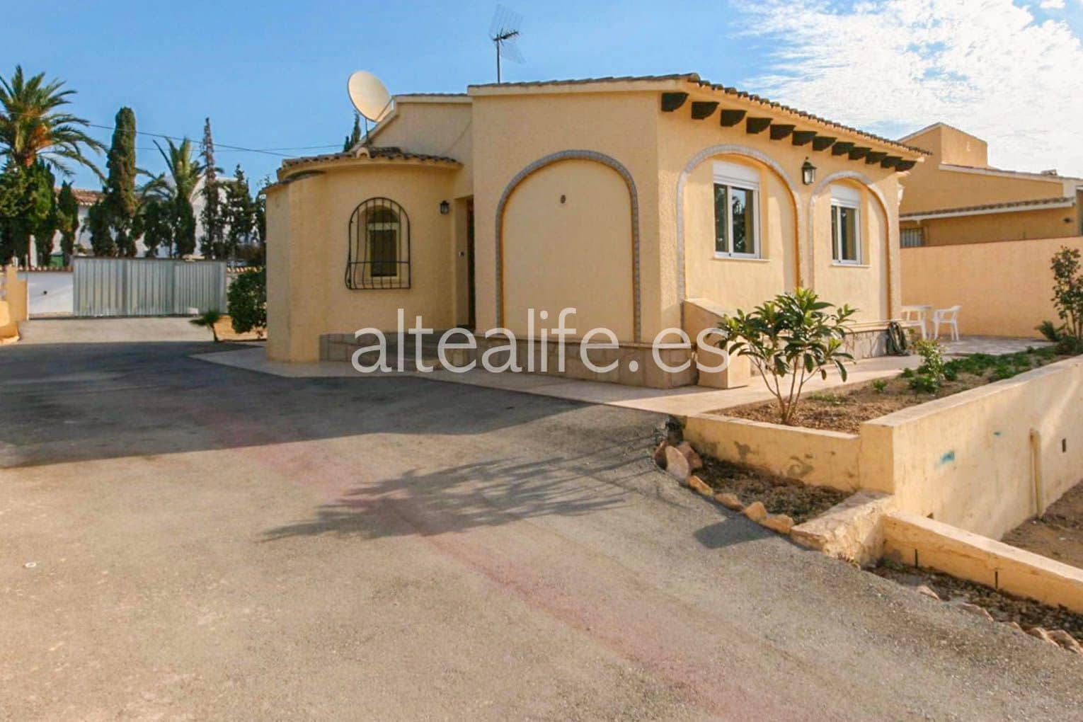 3 bedroom Villa for sale in Altea with pool - € 850,000 (Ref: 6981806)