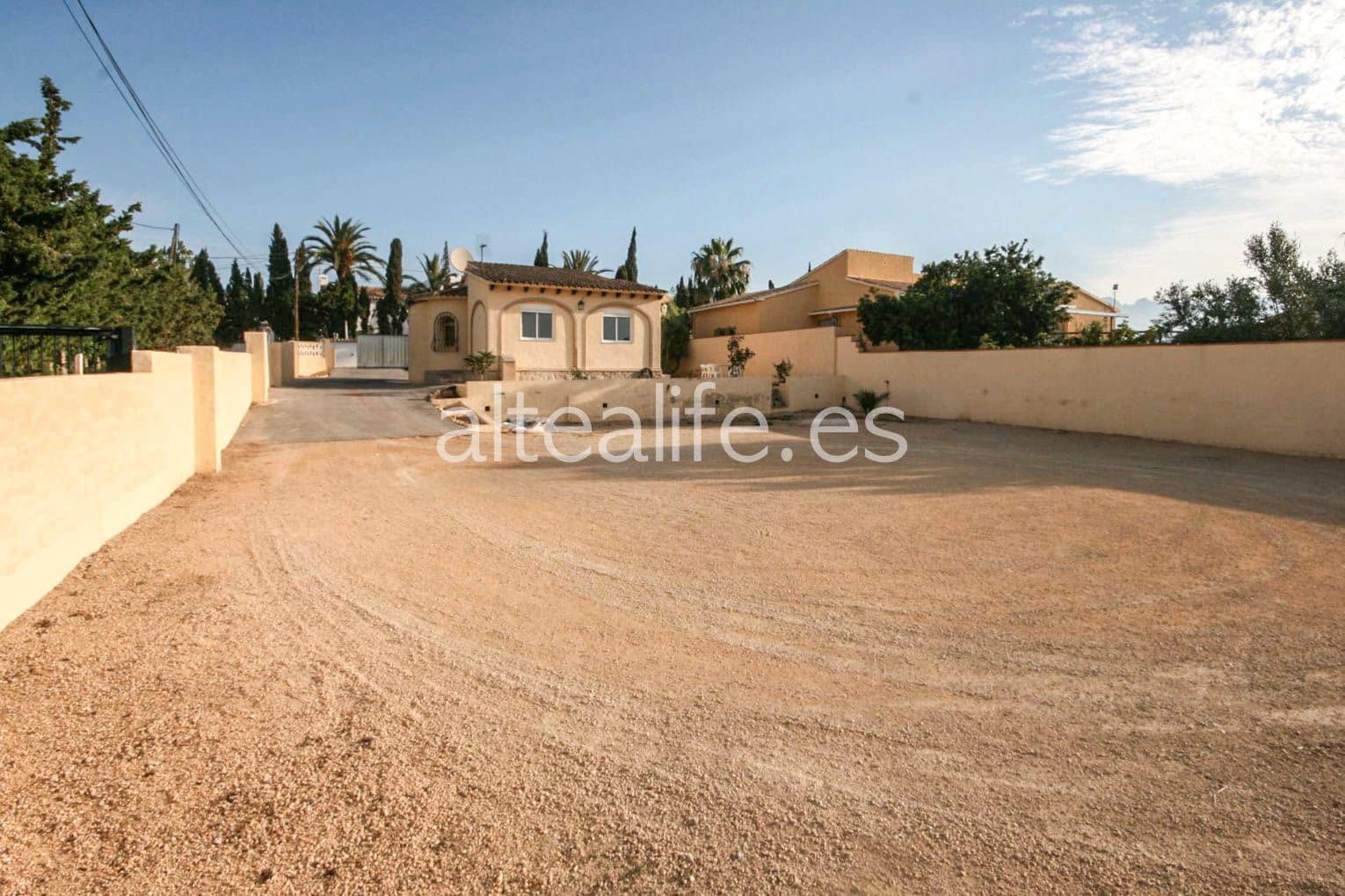 3 bedroom Villa for sale in Altea with pool - € 850,000 (Ref: 6981806)